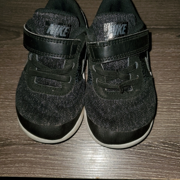 Shoes - Picture 2 of 3